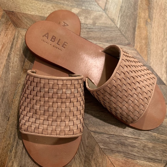 Able Shoes - Able size 8 Sandals